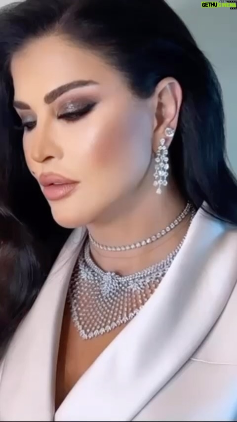 Jumana Murad Instagram - جمال الروح هو الشيئ الوحيد الذي لا يستطيع الزمان ان ينال منه ❤️❤️❤️🥰 Stylist @khalilzein.official Makeup @hajjarjosiane Hair @renzizgheib