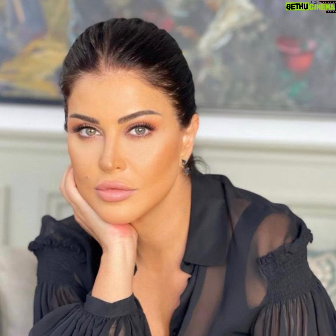 Jumana Murad Instagram - Happy weekend 💗💗💗💗 Makeup artist @ahmedelkhawaga1