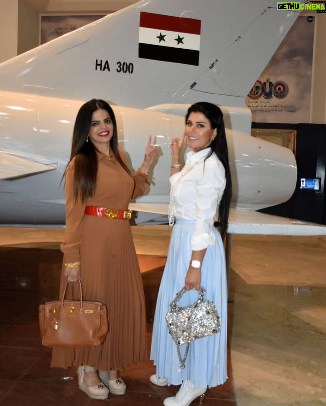 Jumana Murad Instagram - سعدت وتشرفت بزيارة متحف القوات الجوية بمناسبة مرور ٩٠ عاما على نشأة القوات الجوية المصريه وبمناسبة مرور ٦ سنوات على الافتتاح الرسمي للمتحف تحت شعار نسور السماء . شكرا @museum.eaf @zeinab_bashier