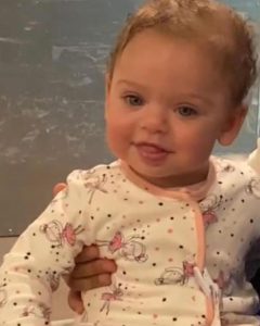 Jumana Murad Instagram - الحمدلله على كل حال . لله ما اعطى ولله ما أخذ وإنا لله وإنا إليه راجعون انتقلت الى رحمه الله اليوم أبنتنا ديانا ربيع بسيسو ، إن شاءالله تكوني شفيعتنا بالآخره و للجنه يا روح قلب امك وابوكي ، فراقك صعب و مؤلم بس أكيد انتي بمكان احسن بكتير .ياااااارب الهمنا الصبر والسلوان وبرد على قلوبنا ، لا اعتراض على حكمك يااااارب والحمدلله على كل حال ، وانتي طير من طيور الجنه يا أمي 🙏🏻🙏🏻🙏🏻🙏🏻💔💔💔💔