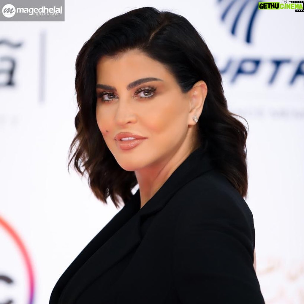 Jumana Murad Instagram - من فعاليات مهرجان القاهره السينمائي في دورته ال ٤٢ لحضور فيلم عنها انتاج دينا فاروق ، اخراج اسلام العزازي . Dress by : @abdelhak.abdelhak makeup artist : @sharifftanyousmua hair style : @_alihairstylist