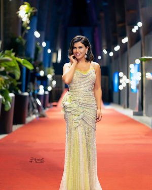 Jumana Murad Instagram - مساء الخير ❤️❤️❤️ photography : @bassam_ramadan_photography dress by : @nicolasjebran  makeup artist : @ahmedelkhawaga1  hairstyle : @haithamdahab00  stylist : @kazzam1963  jewelry : @glamour.jewellery