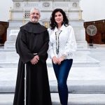 Jumana Murad Instagram - كان لي شرف المشاركه كعضو لجنة تحكيم في الدوره الأولى من مسابقة الأفلام القصيره والتي يقيمها المركز الكاثوليكي المصري للسينما تحت رعايه الأب بطرس دانيال المعروف عنه اهتمامه الكبير بالفن والفنانين والسباق دائما في كل محافل الخير والمناسبات الاجتماعيه والثقافيه والخيريه وايضا هذه الدوره تحت رعاية معالي أحمد بن محمد الجروان رئيس المجلس العالمي للتسامح والسلام، شكرا لكم لأختياري كعضو في لجنة التحكيم ضمن مجموعه من الفنانين المميزين وإتاحة الفرصه لي لمشاهدة هذه الافلام الرائعة القيمه الهادفه في رسالتها ولتكن هذه الأفلام الجميله خطوه نخطوها نحو حياة أفضل . مع كل الحب والتقدير. @kamalabdelazizz @saadhendawyfilm @lekaa.elkhamissi