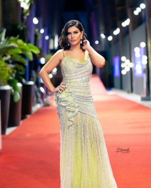 Jumana Murad Instagram - مساء الخير ❤️❤️❤️ photography : @bassam_ramadan_photography dress by : @nicolasjebran  makeup artist : @ahmedelkhawaga1  hairstyle : @haithamdahab00  stylist : @kazzam1963  jewelry : @glamour.jewellery