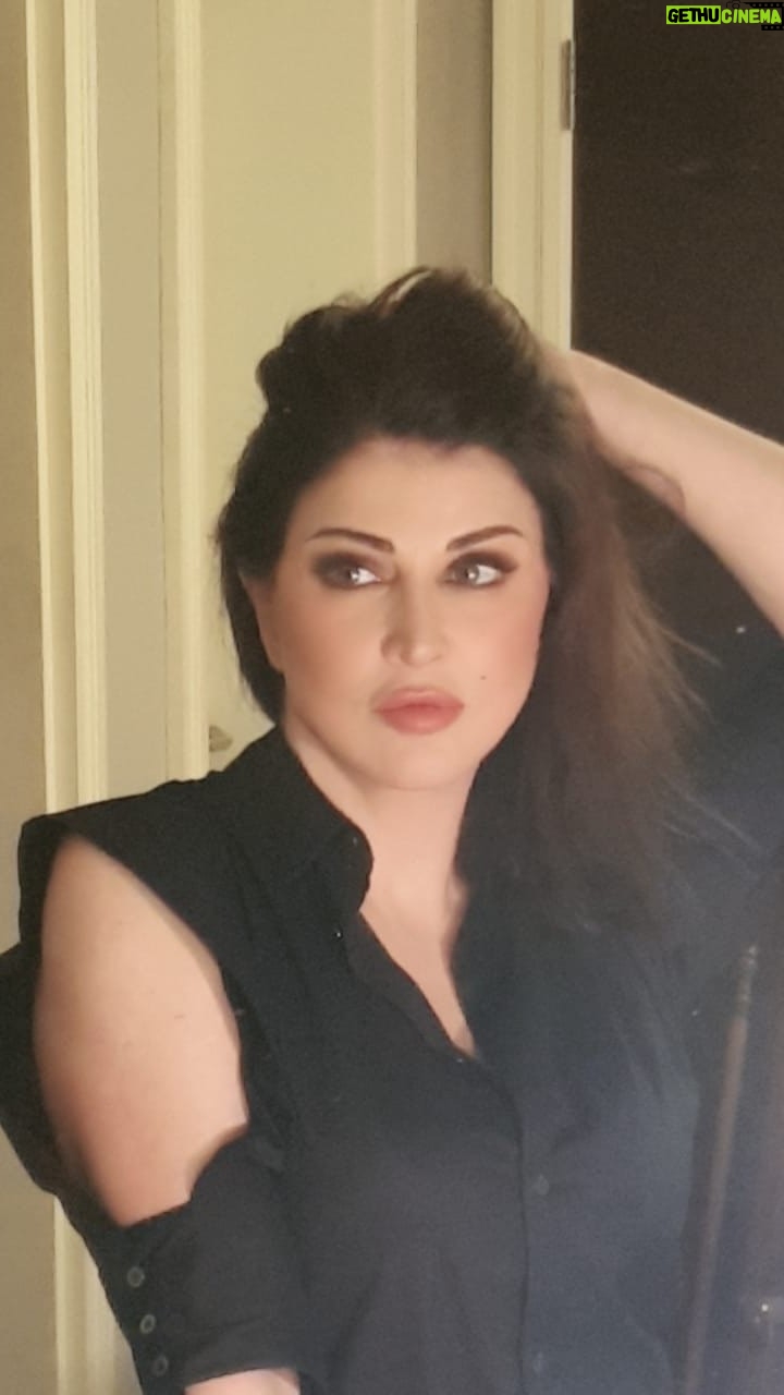 Jumana Murad Instagram - ماذا سيحصل بين شيرين وعهد ؟ من يعرف ؟