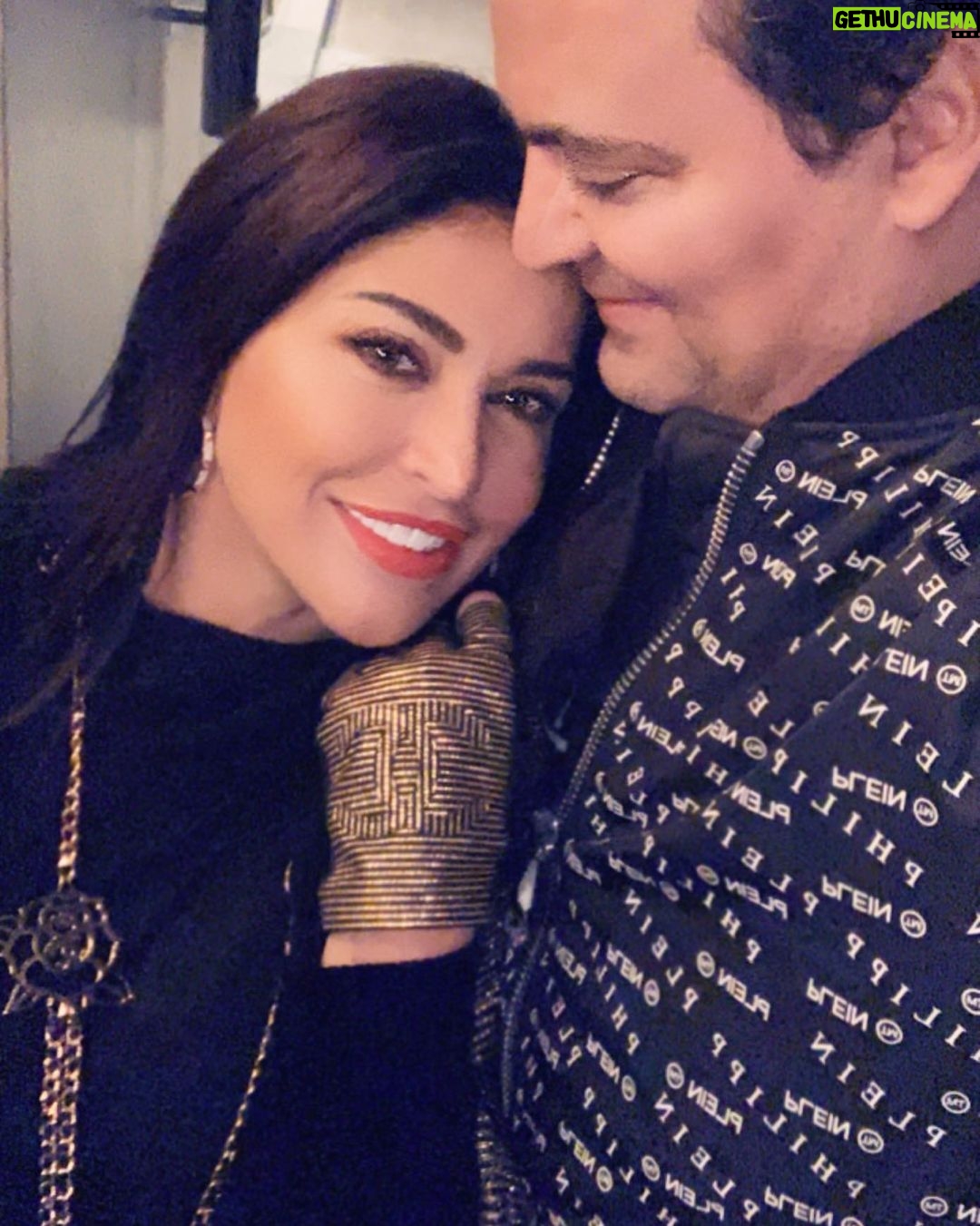 Jumana Murad Instagram - كل عام وأنت حبيبي وزوجي ورفيقي امبارح كملنا ٦ سنين مع بعض وإنشالله العمر كلو بتضلك منور حياتي وجودك معي وحبك هو الي بيعطي للحياه معنى. الله يخليلي إياك يا روحي🙏🏻🙏🏻💖💖💖happy anniversary 🎊🎉🎊🎉🎊🎉