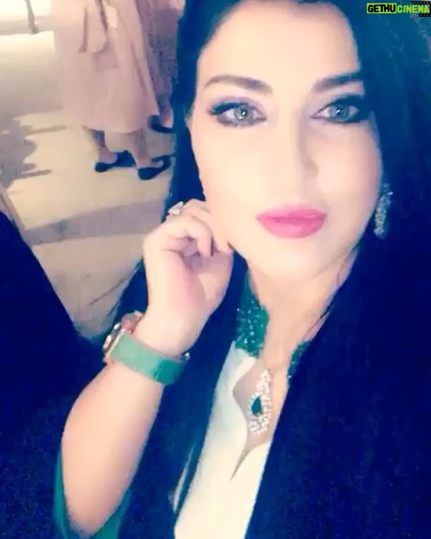 Jumana Murad Instagram - شكرًا علي الدعوه الكريمه 💖💖 والف الف مبرووووك لي آل القاسمي وآل المعلا الكرام 🙏🏻🙏🏻💖💖💖💖