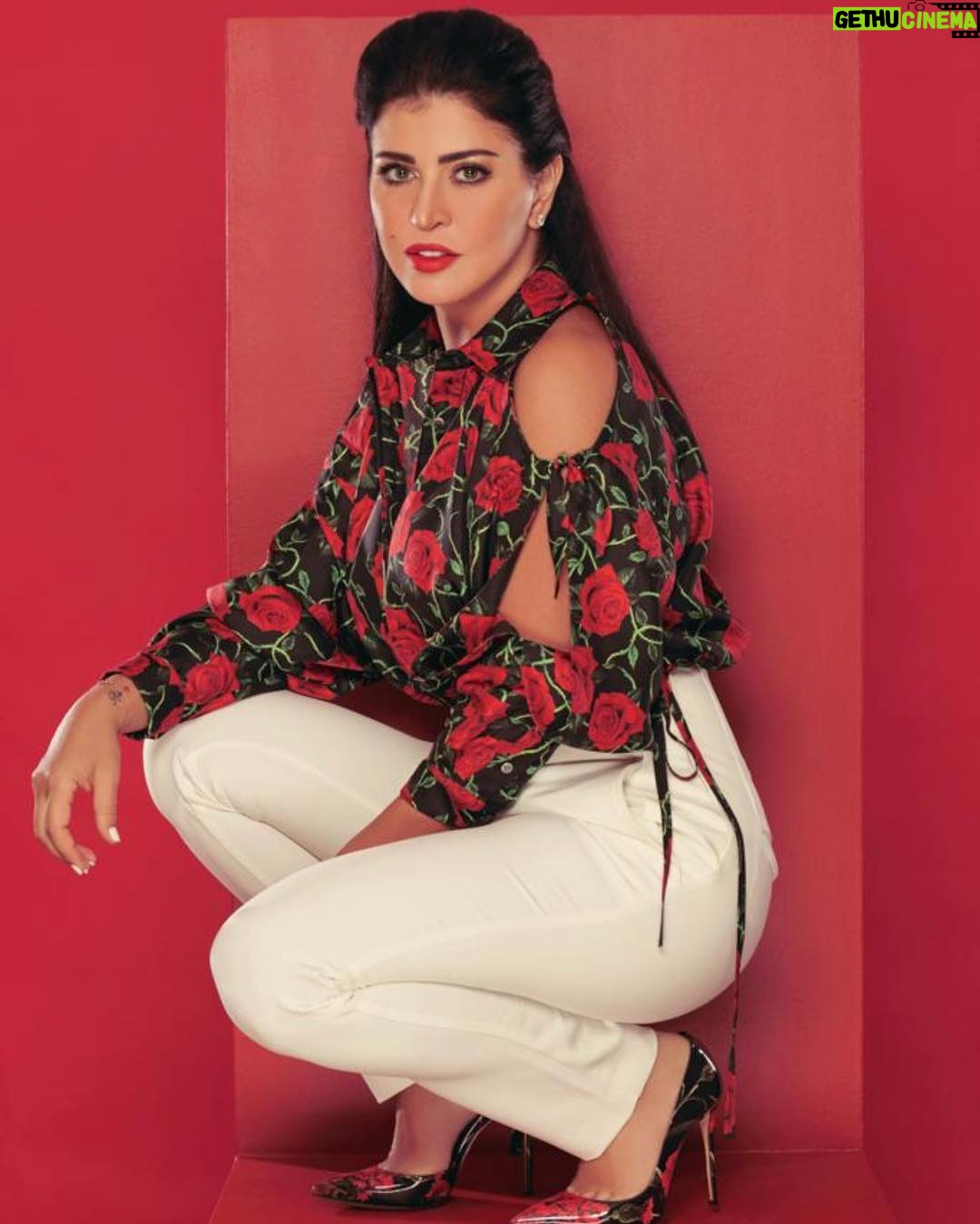Jumana Murad Instagram - مساء الخير عليكم جميعا🌹🌹🌹🌹🌹