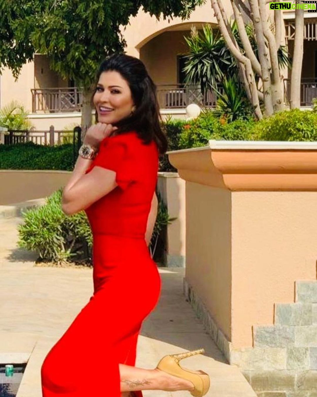 Jumana Murad Instagram - مسلسل #خيانه_عهد رمضان ٢٠٢٠ @youssra @halashihanew styled @maigalal dress @roland_mouret Jewelry @cartier @chanelofficial @suetii