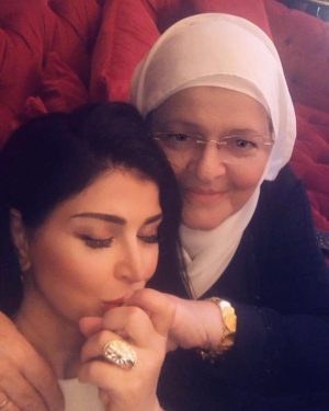 Jumana Murad Instagram - كل عام وانتي بالف خير يا أمي  الله يخليلي إياكي و يطول بعمرك ويديم عليكي صحتك يا حبيبتي 🙏🏻🙏🏻🙏🏻❤❤❤❤كل عام وكل امهات العالم بالف خير ❤❤❤❤❤️#عيد_الأم