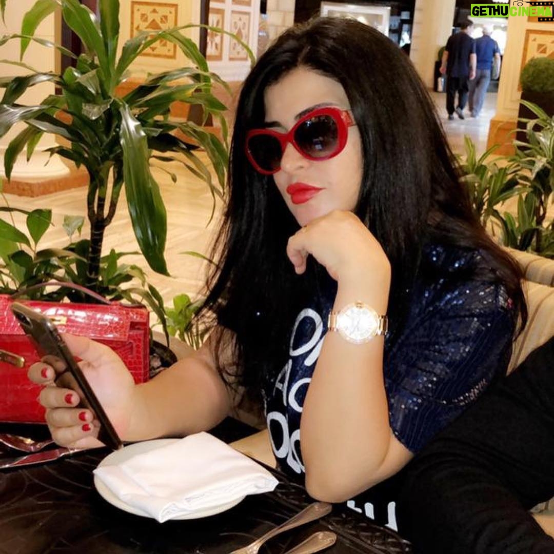 Jumana Murad Instagram - يسعد صباحكن بالخير ان شاء الله🌹🌹🌹