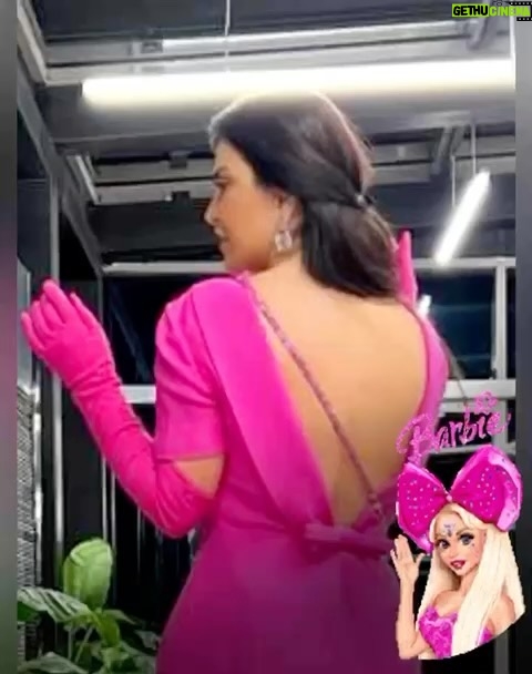 Jumana Murad Instagram - Life is pink 🩷🩷 Outfit Valentino @maisonvalentino @dodiies thank u ❤️❤️🥰🥰 and Thank u besti @dr.salma.z for the video . #jumanamurad #jumana_mourad