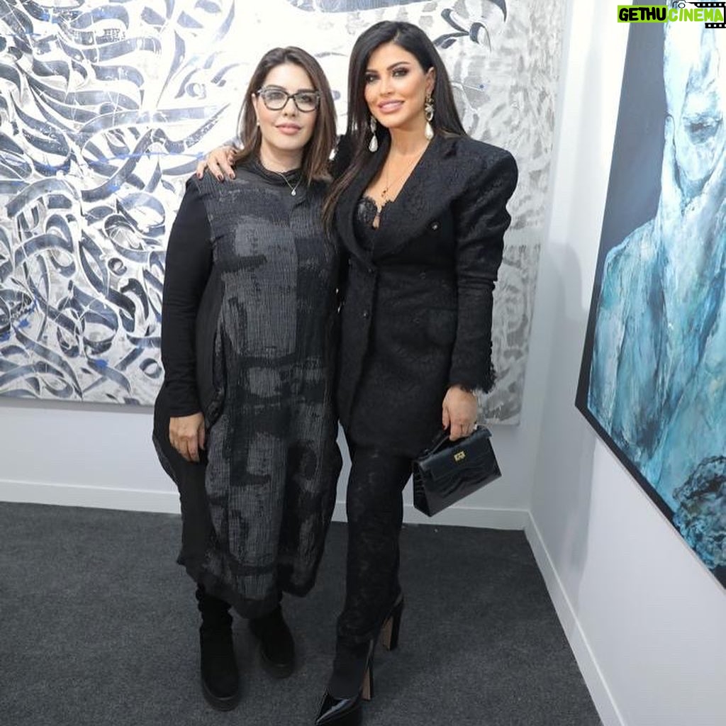 Jumana Murad Instagram - Who loves middle eastern modern & contemporary art๐ฅฐ with my beloved talented artist @rima.salamoun ๐๐๐ #jumanamurad #ุฌูู
ุงูุง_ู
ุฑุงุฏ