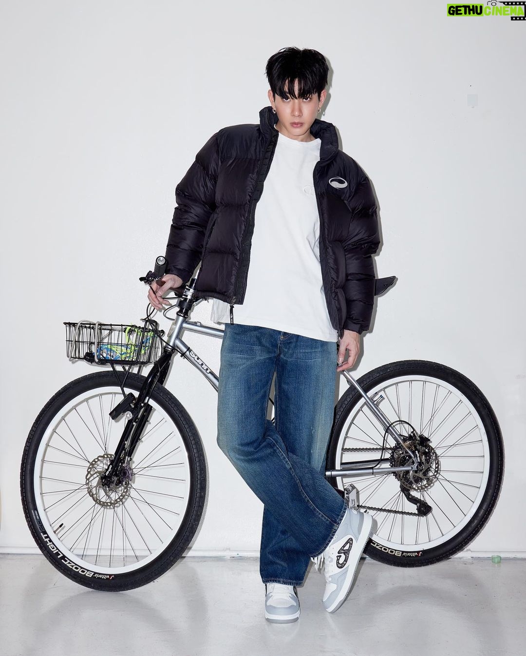 Jumpol Adulkittiporn Instagram - #DiorB57 #DiorSpring24