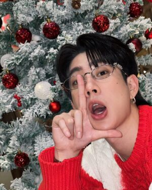 Jumpol Adulkittiporn Instagram - Merry kissmas🎄🌟