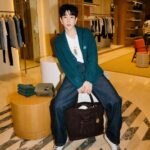 Jumpol Adulkittiporn Instagram - Tone on Tone 🦊 #maisonkitsunebangkok @maisonkitsune @ppgroupthailand