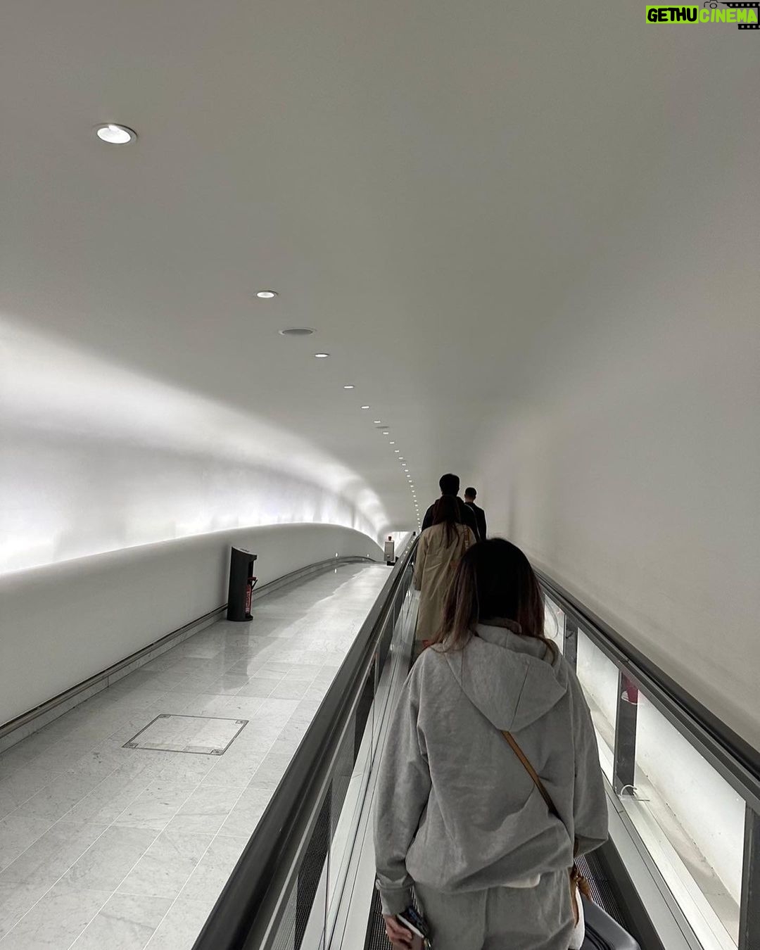 Jumpol Adulkittiporn Instagram - ✈️