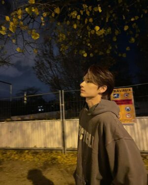 Jun Instagram - 🚶🍁✨