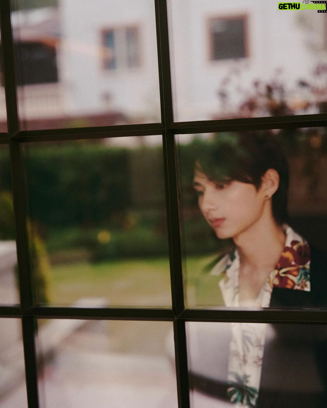 Jun Instagram - 자유로운 홀리데이 시간을 즐기세요🍸🎵 @MiuMiu #MiuMiuClubShanghai