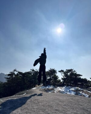 Jun Instagram - 2024첫 등산🧗⛰️☀️