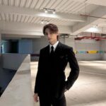 Jun Instagram - 좀이따 무대에서 봐요～ 👀