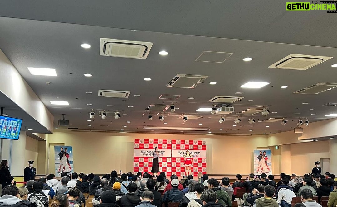 Jun Amaki Instagram - 🚤❤️ 【Road to THE GRAND PRIX 特別企画】 ボートレース住之江さんでの トークショーありがとうございました! 代理店さんにも驚かれるくらい 沢山の方が集まってくださり 特典券も完売だったそうです❤️ 舟券は全部外れましたが、皆さんに会えて、更に美味しいたこ焼きも食べれて幸せな一日でした! また遊びに行きたいです🚤 #ボートレース住之江 #BOATRACE #住之江