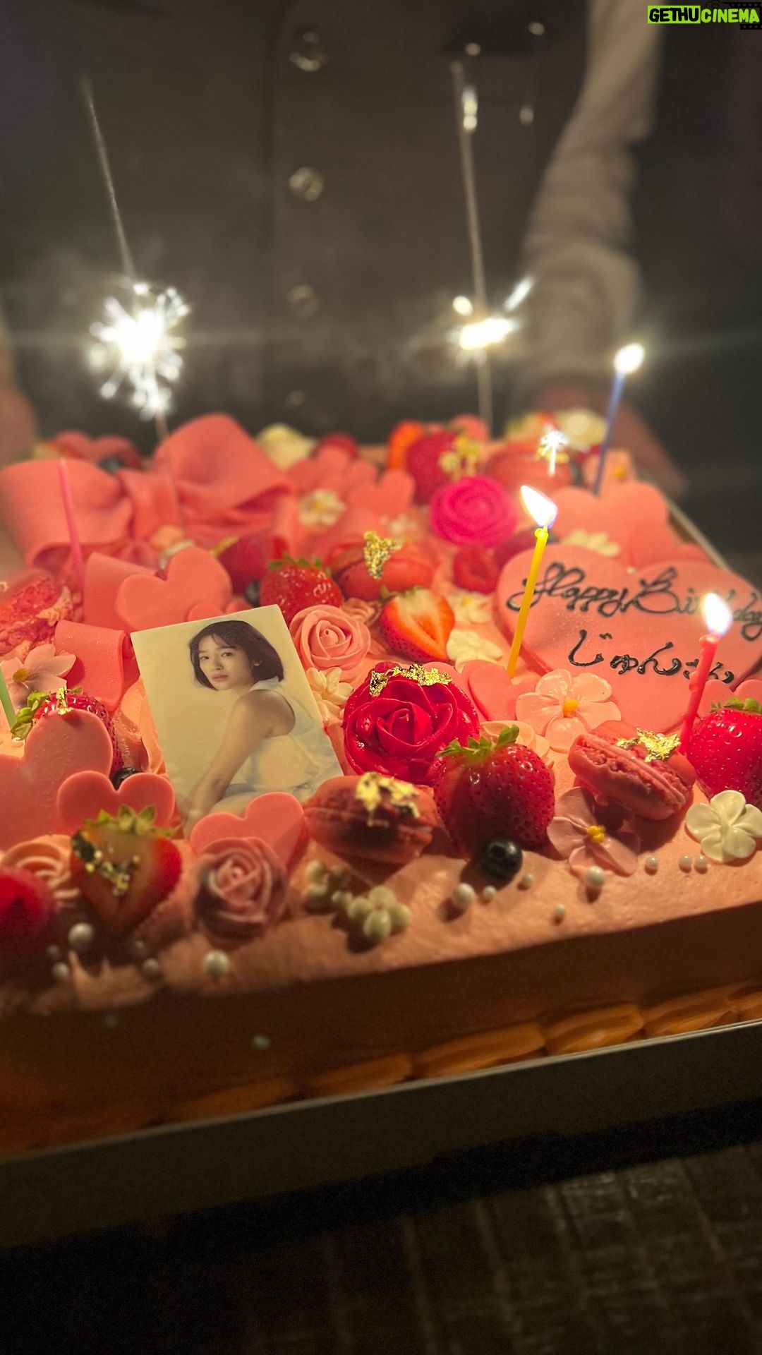 Jun Amaki Instagram - 素敵な人に囲まれて支えられて今があるんだなと、深く実感する誕生日月間でした。沢山お祝いしてくれてありがとう🥰❤️これからもずっと、仲良くしてね👼🏻お誕生日投稿お付き合いありがとう🍂
