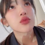 Jun Amaki Instagram - ずーっと血色欲しいな〜と 思ってた唇💋のアートメイクを 大好きなお友達の @uraaya___artmake に やってもらいました！ あやちゃんがナチュラルに好みの形に 可愛くて入れてくれたの❤️💋 もう、本間にもっと早くやってれば良かったと。。 サウナ上がりに何も塗らなくても可愛い唇手に入れました。 ちなみに写真の唇はワセリンしか塗ってないです！ 麻酔してくれるから痛みも余裕で耐えれました。 これは人に勧めれる！と思って今度ママも お願いします🎀 凄腕アートメイク師だから、、 予約取れなくなる前にぜひ💋👼🏻