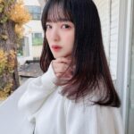 Jun Amaki Instagram - new hair✂︎🩷🖤　 @riholog1001 @log_omotesando 少し短めロングはなりました♪ レイヤー入れてもらい いつもより清楚な大人しめの髪型に💇🏻‍♀️ トリートメントでサラサラになった♥︎ りほちゃんいつもありがとう🫶🏻 #美容室 #log #天木ヘア
