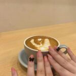 Jun Amaki Instagram - new nail🖤🎀 @wiznail_0502 @ayaka_shinohara_wiz ピンクにリボンかわいいすぎる。。やりたいネイルできるうちに🖤🖤🖤　 #nail #newnail #ribbon #天木ネイル