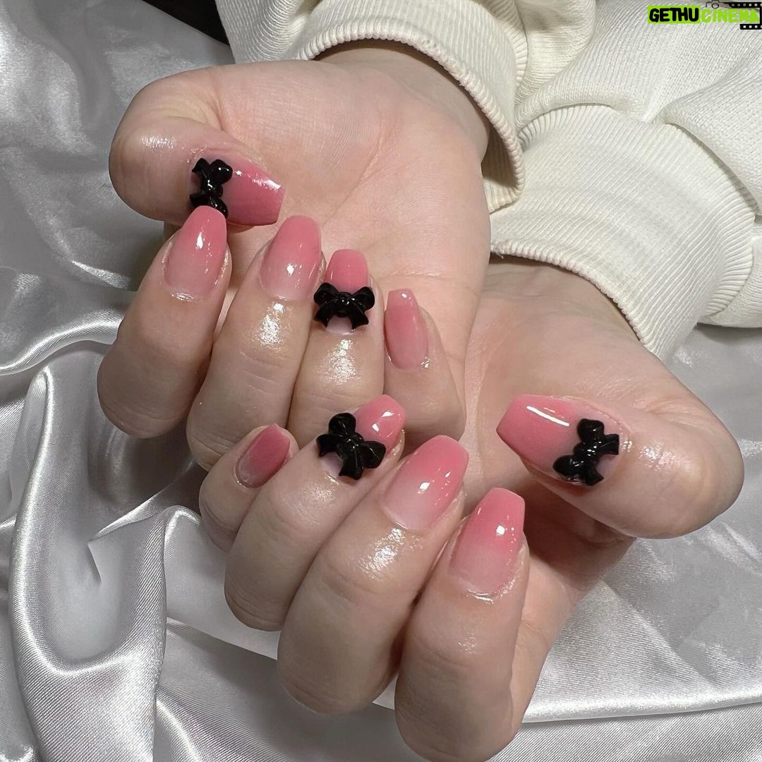 Jun Amaki Instagram - new nailπ€π @wiznail_0502 @ayaka_shinohara_wiz γγ³γ―γ«γͺγγ³γγγγγγγγγγγγγγγ€γ«γ§γγγγ‘γ«π€π€π€γ #nail #newnail #ribbon #倩ζ¨γγ€γ«