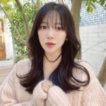 Jun Amaki Instagram - new hair🥰 ブルーブラック トリートメント してもらいましたっ✂︎ カリスマ美容師 @riholog1001 💗 りほちゃんいつもありがと🖤🩷