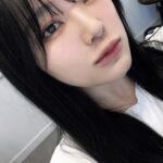 Jun Amaki Instagram - new hair ✂︎🫐🖤 ✂︎ @riholog1001 💕 💈 @log_omotesando 今回もカラーはブルーブラック🫐🖤 髪質改善トリートメントでさらさらだよっ あと、久しぶりに前髪を作りました♩ イメチェン💈🖤 同い年のカリスマ美容師りほちゃん いつもありがとう🌸💕 今日も可愛かった/// @riholog1001 #log #美容室