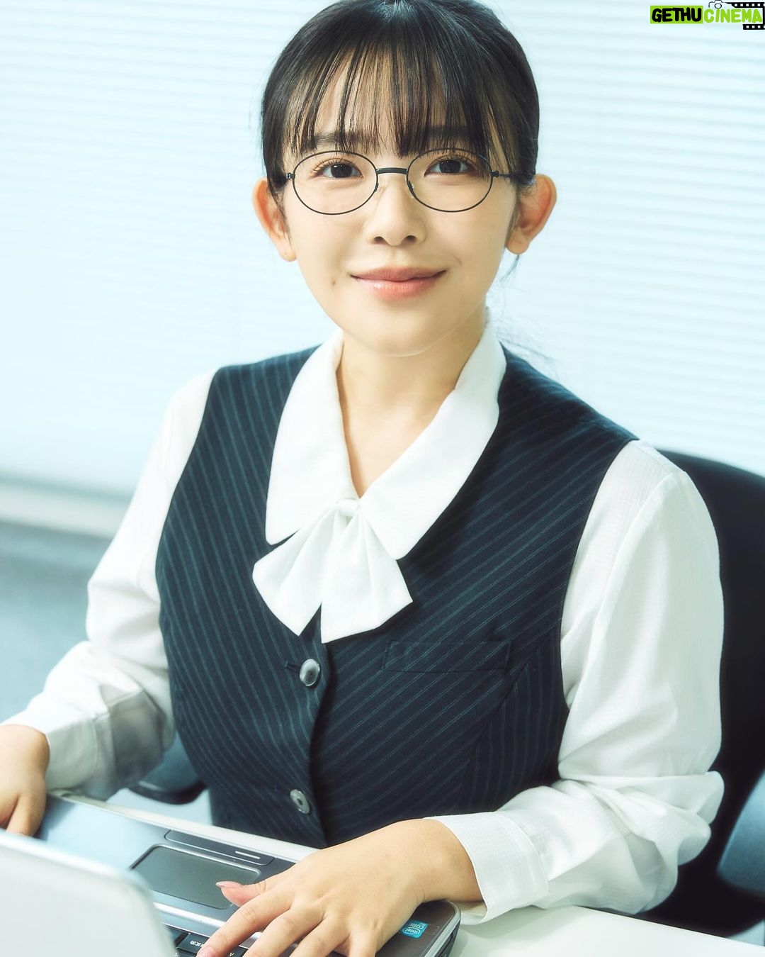 Jun Amaki Instagram - 午後も頑張りましょう👓💻 🤍🤍お知らせ🤍🤍 発売中📘 5冊目写真集『SSS(トリプルエス)』徳間書店 13枚目DVD『絶対的二次元恋愛』 『グラドル名鑑2024』 『EX MAX!』 『週刊ポスト』撮り下ろしグラビア 『週刊大衆』表紙 発売予定📕 出演📺 レギュラー冠番組 毎週水曜日21:30〜KBS京都ラジオ 『世界の天木とESG』 ドラマ📺 4月25日release 『日本統一』〜外伝中島組〜 ヒロイン沖野沙綾役 イベント🌍 映画🎞 【夢叶えるサウナ】メインキャスト 【Love Will Tear Us Apart】 【Regular posting🖤】 Jun Amaki EC site \ jun amaki OFFICIAL SITE / Original goods on sale.👗💕 From the highlight link :)🔖🧷 #天木じゅん #junamaki #天木纯 #グラビア #gravure #我是天木纯 #二次元ボディ #天乳