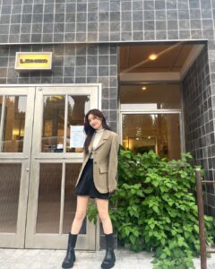 Jung Chae-yeon Instagram - 🩶