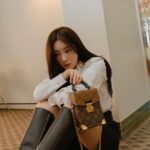 Jung Chae-yeon Instagram - #광고 @LouisVuitton