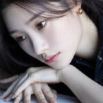 Jung Chae-yeon Instagram - 🖤