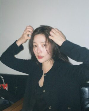 Jung Chae-yeon Instagram - 조오금 지난사진들 🫣