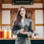 Jung Chae-yeon Instagram - 💙World Class Korea 2023 조니워커블루로 ‘한국의 사계절’을 담은 칵테일들과 함께 멋진 경연도 본 바람좋고 햇살 좋았던 날☀️ #디아지오 #월드클래스 #월드클래스바텐더 #칵테일