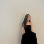 Jung Chae-yeon Instagram - 항상 감사합니다🖤
