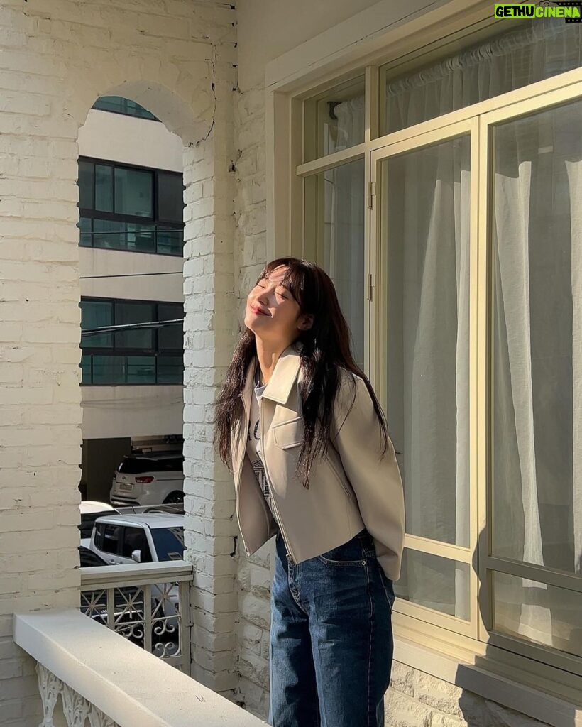 Jung Chae-yeon Instagram - ☀️