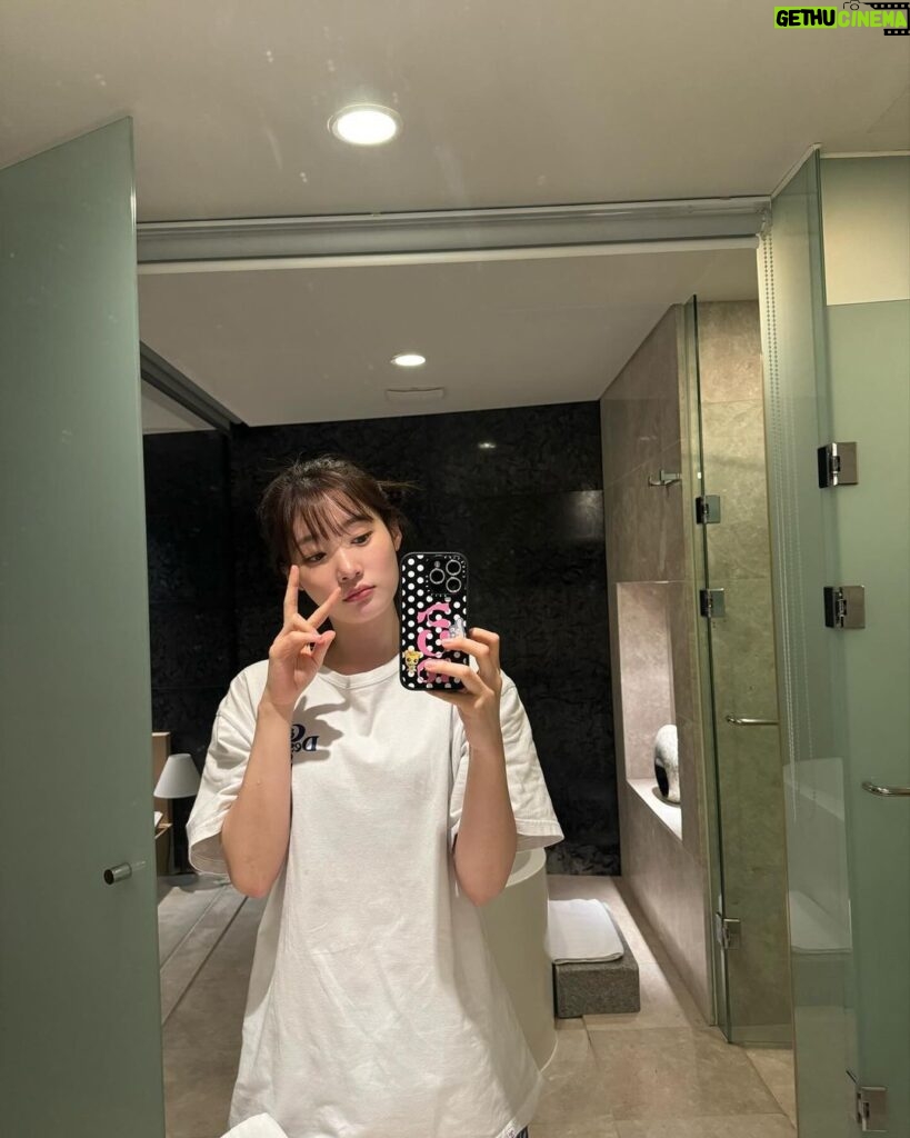 Jung Chae-yeon Instagram - 사진첩탈탈 얼굴모음zip.
