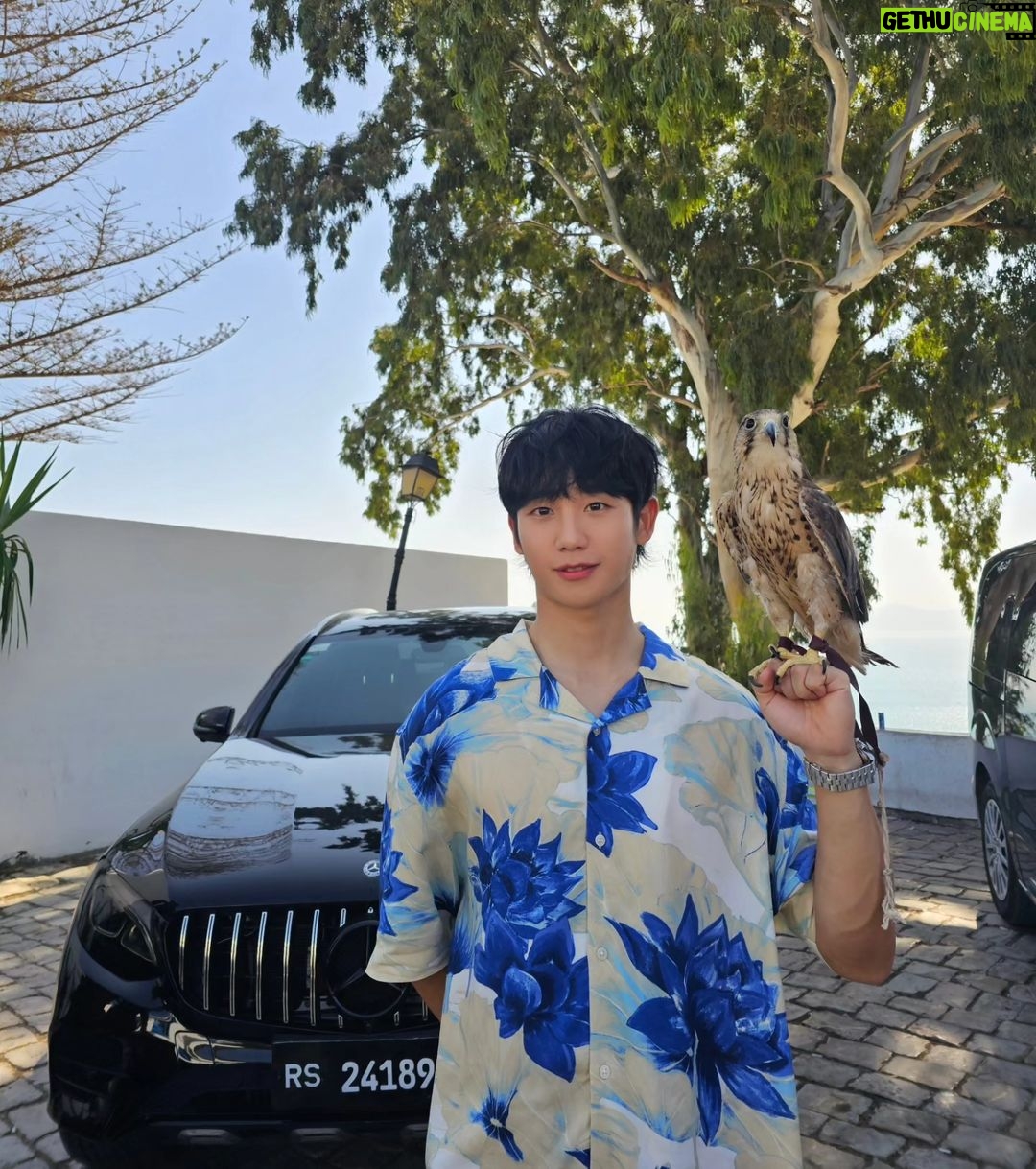 Jung Hae-in - 1.2 Million Likes -