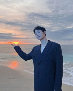 Jung Hae-in Instagram - Goodbye 2022