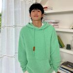 Jung Hae-in Instagram – 행복한 추석 보내세요 🙂