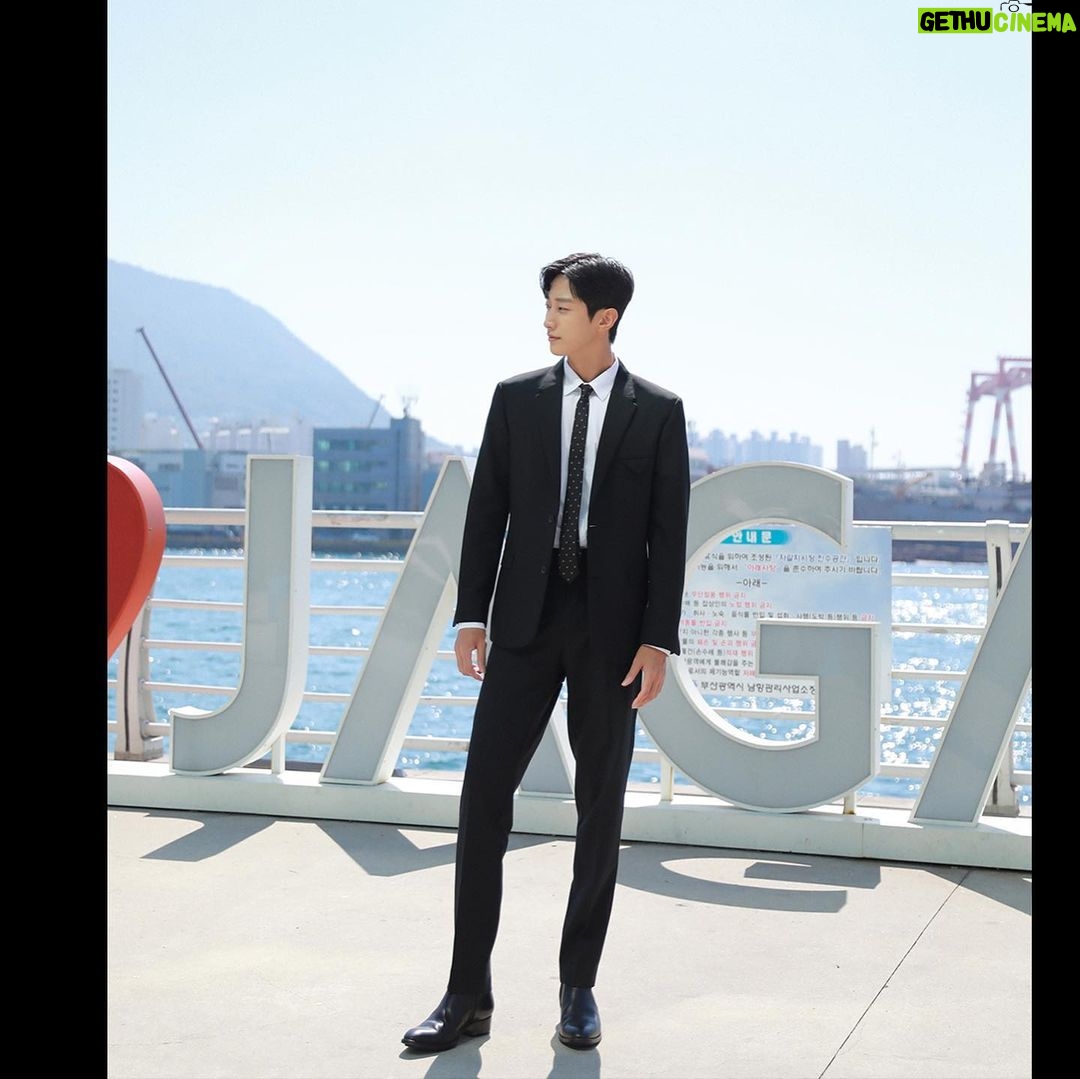 Jung Jin-young - 275.4K Likes - 😄😄
#진영