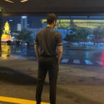 Jung Jin-young Instagram – 어버이날 가족과 함께 식사 후 
밖에 나왔는데 비가..🌧