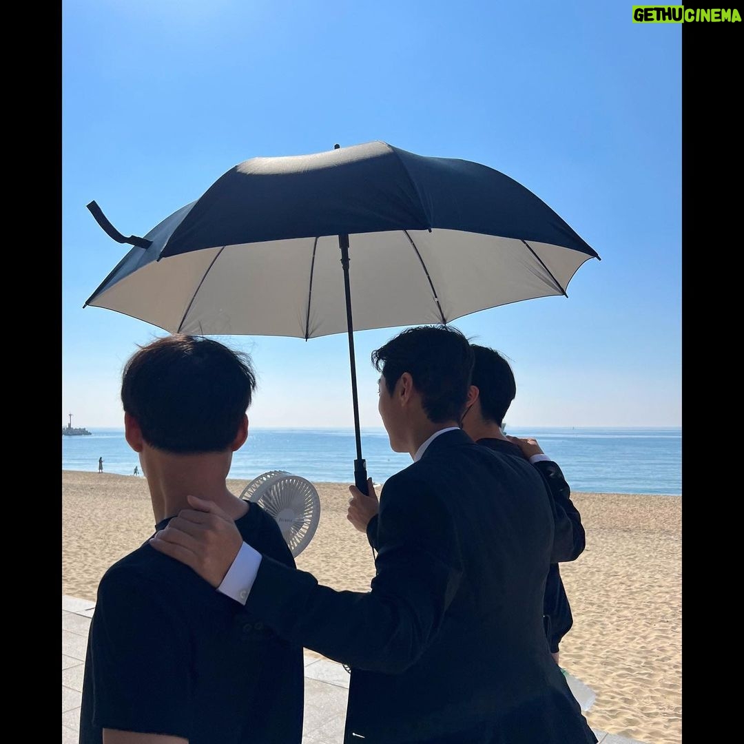 Jung Jin-young - 275.4K Likes - 😄😄
#진영