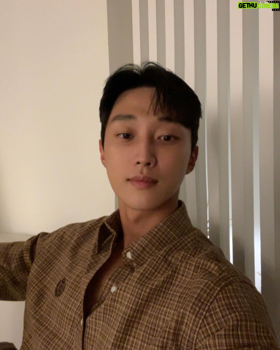 Jung Jin-young Instagram - 모두 좋은 밤 보내세요~~^^ #진영