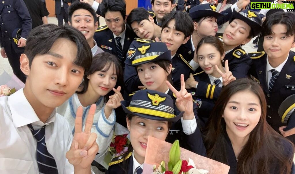Jung Jin-young Instagram - 그동안 경찰 수업을 사랑해주신 모든 분들 정말 감사드립니다 너무 행복했습니다 😚 #경찰수업 #진영